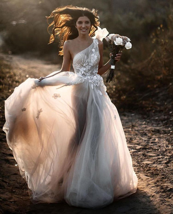 One Shoulder A Line Tulle Lace Appliques Wedding Dresses TB1439