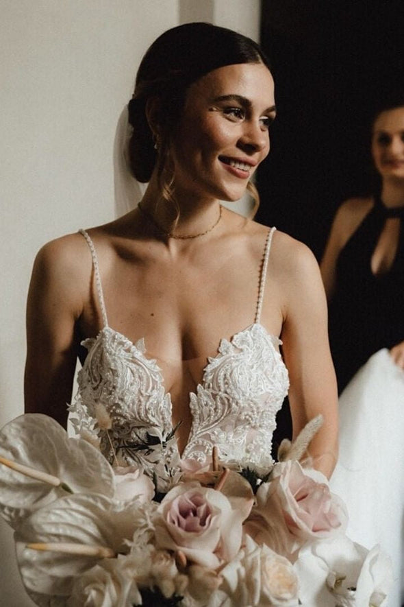 V Neckline Country Style Wedding Gown Backless