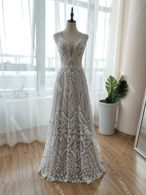 Sparkly Embroidery Wedding Dresses Nude Lining Deep V-Neck Luxury Bridal Gowns Fashion Backless Vestido De Noiva ZW155