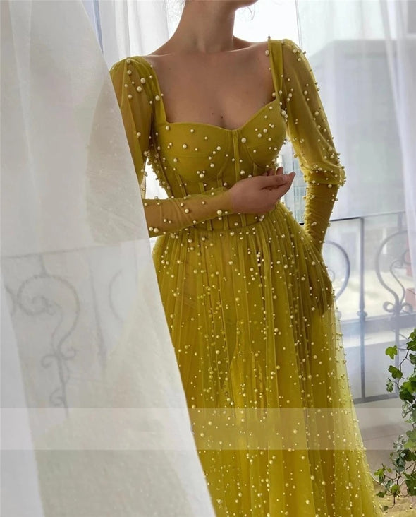 Sweetheart Neckline Hang Up Long Sleeves Yellow Prom Dress with Pocket See Through Pearls Evening Dress