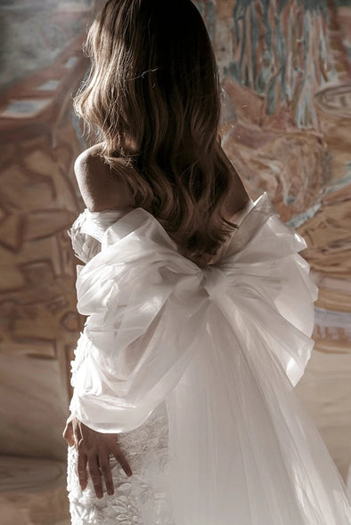 Delicate Wedding Bow-Shaped Cape Stunning Big Tulle Bow With Train DJ195