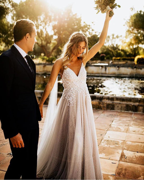 Simple A Line V Neck Summer Bohemian Wedding Dresses TB1404