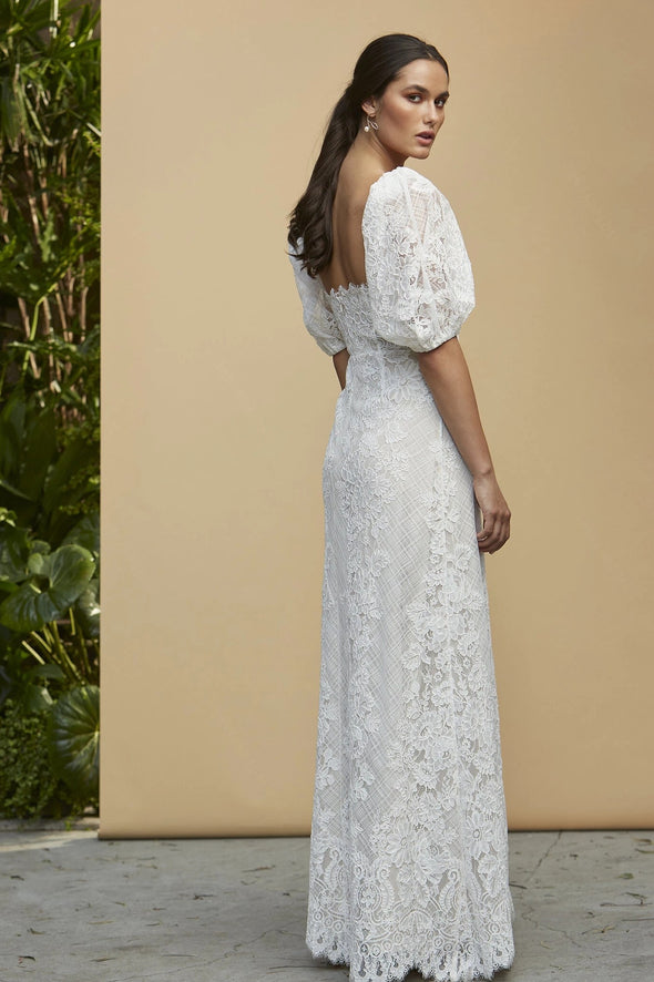 Bold Corded Lace Wedding Dress Chic Sophistication With Detachable Sleeves DW670