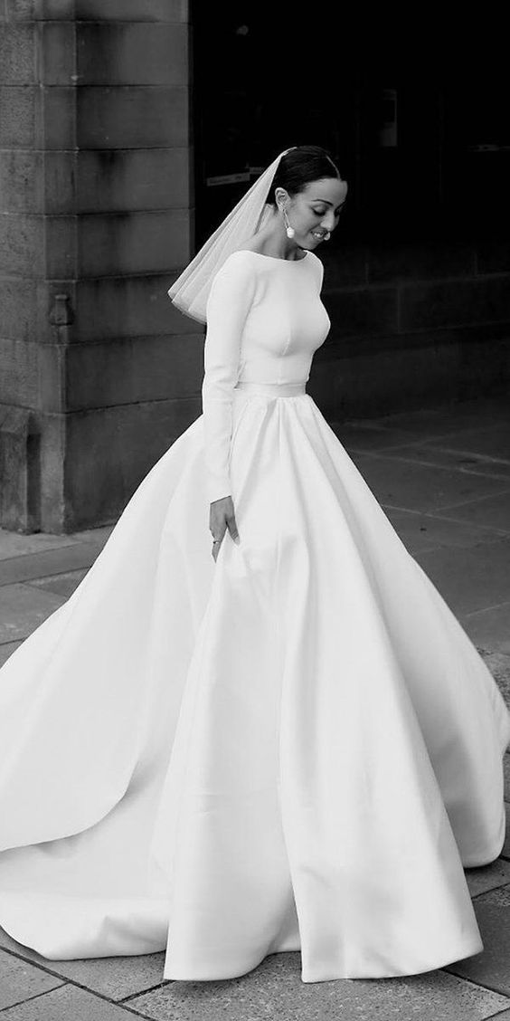 Long Sleeves Satin Wedding Gown