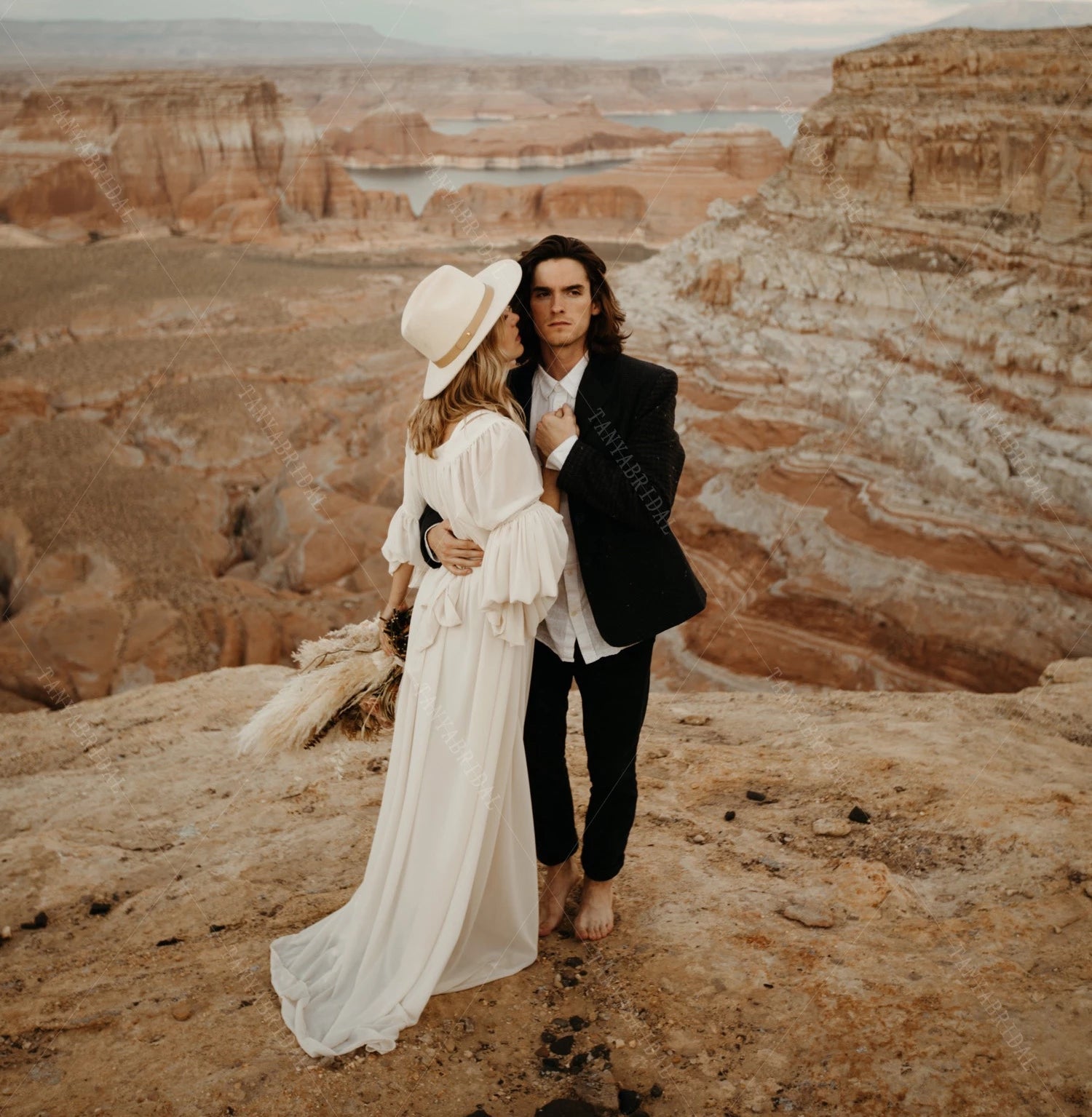 Bohemian Boho Wedding Dresses V-Neck Lantern Sleeve Noivas ZW413 – TANYA BRIDAL