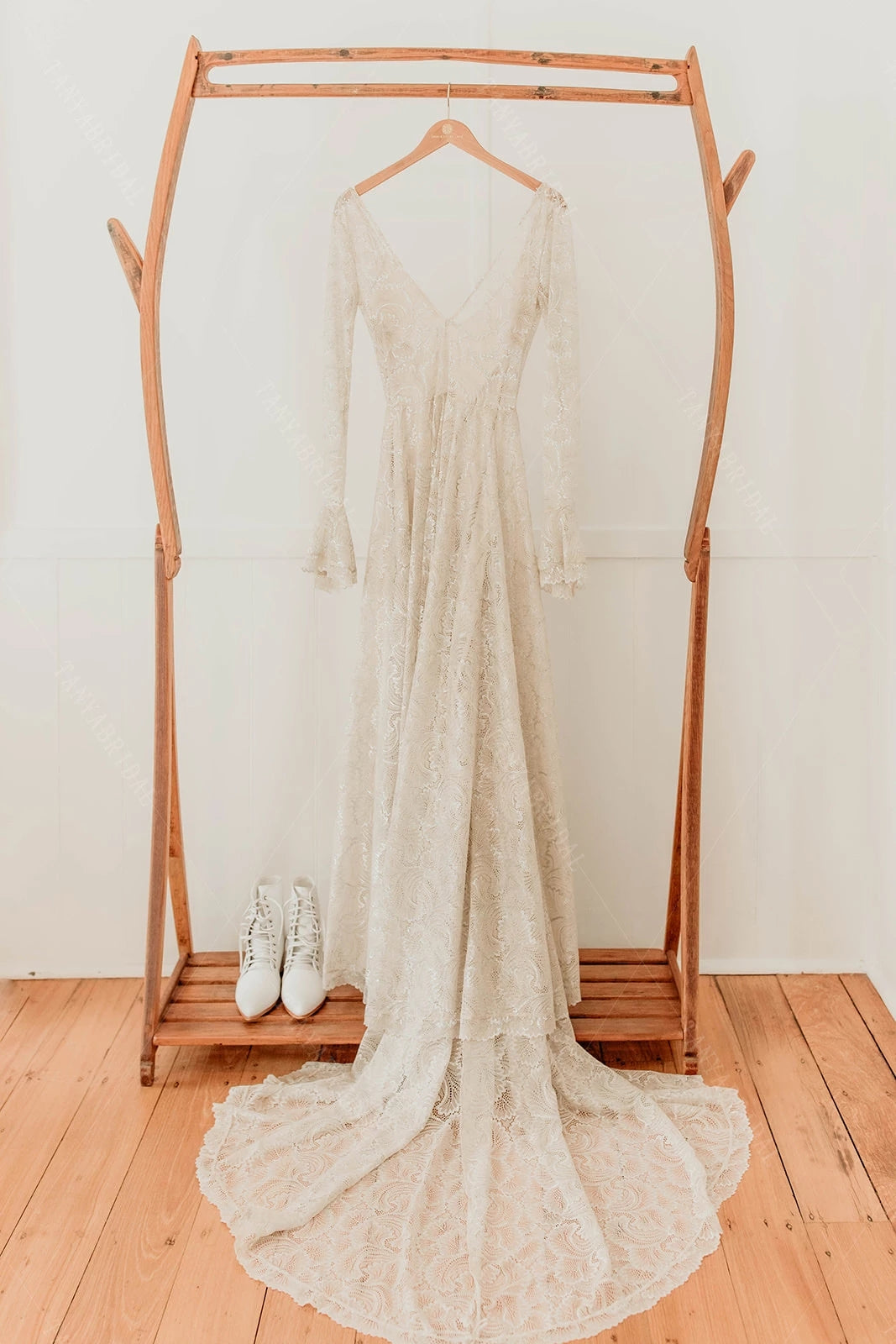 Champagne Lining Lace Wedding Dresses Long Sleeve Backless Noivas ZW50 – TANYA BRIDAL