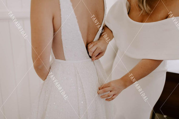 Deep V-Neck A Line Wedding Dresses Beading Sparkly Luxury Bridal Gowns Sexy Backless Vestido de noivas DW340