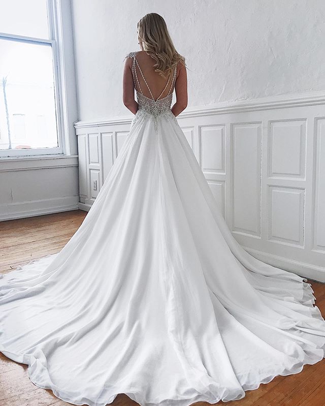 Fahsion Beach Wedding Dresses V Neck Cap Sleeve Lace Appliques Backles TANYA BRIDAL Fahsion Beach Wedding Dresses V Neck Cap Sleeve Lace Appliques Backles TANYA BRIDAL