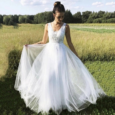 Boho Wedding Dresses 2020 V-Neck Lace A-Line Tulle Simple Beach Wedding Gowns