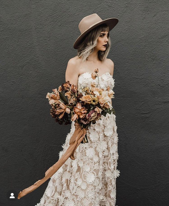 Elegant 3D Flowers Lace Wedding Dress