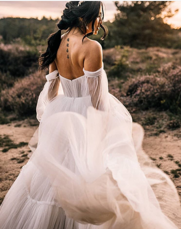 Elegant Flowy Tulle Wedding Dress Off the Shoulder Long Sleeve Boho Wedding Bridal Gowns TBW58