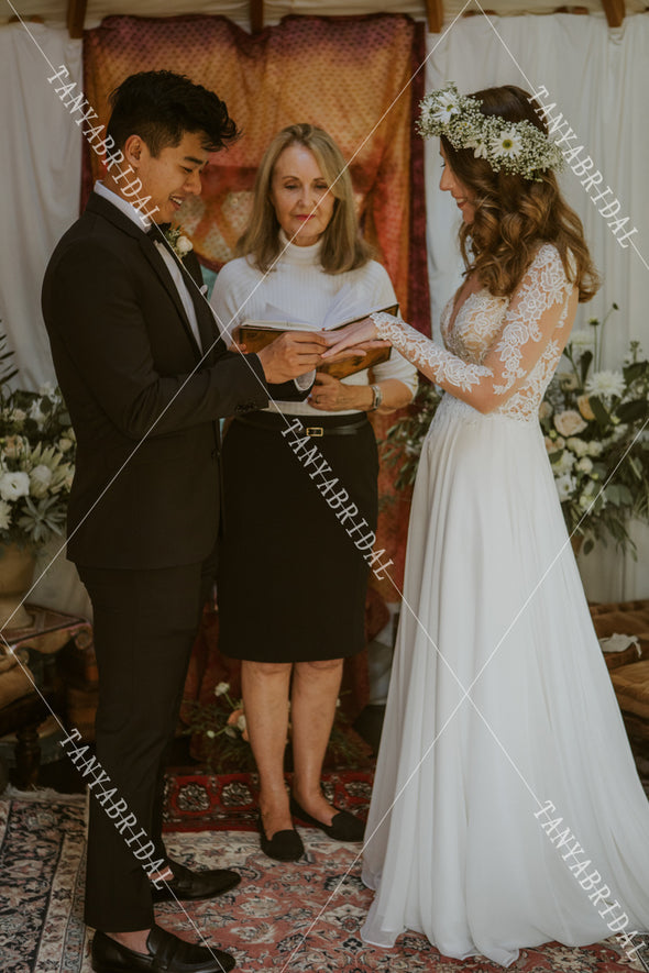 Long Sleeve Lace Wedding Dresses A Line Chiffon Skirt V-Neck Bohemian Bridal Gowns DW338