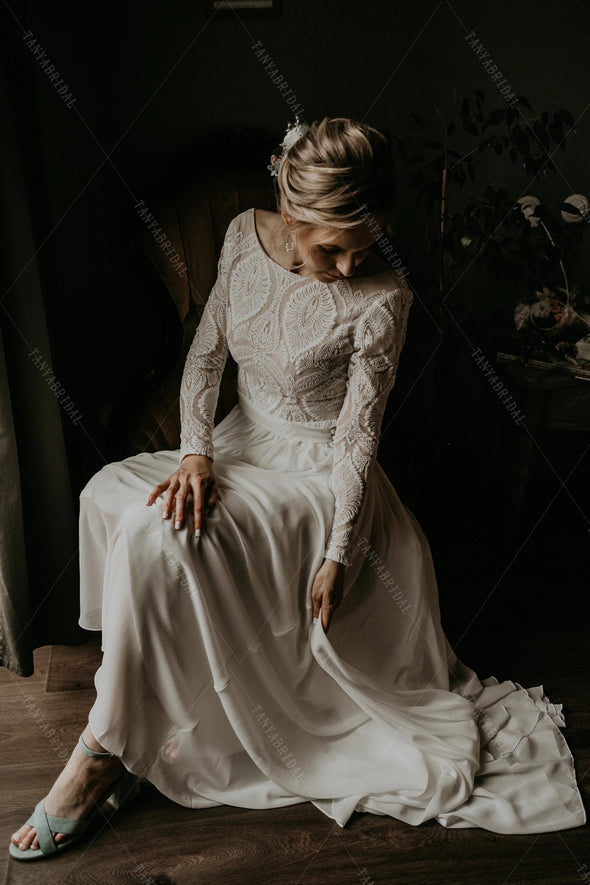 Long Sleeve Lace Backless Wedding Dress ZW464