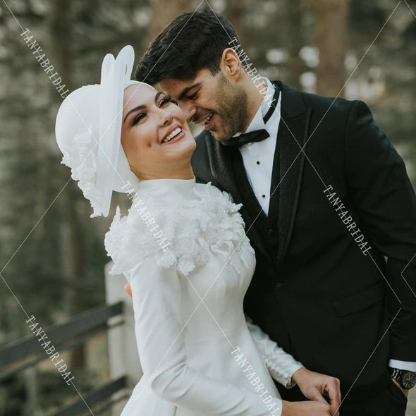 Long Sleeve Muslim Wedding Dresses high Collar Simple Elegant Bridal Gowns Floor Length DW315