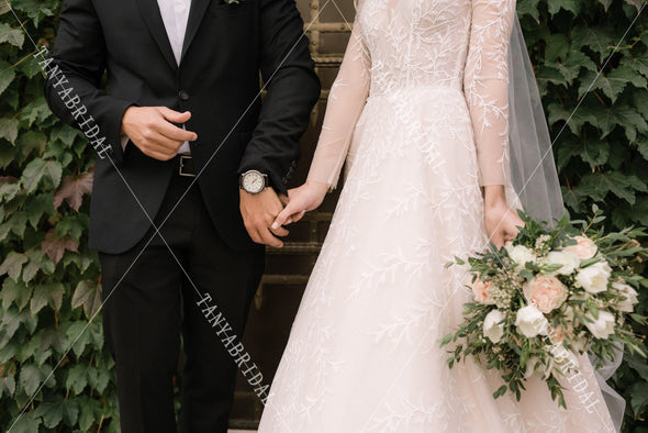 Long Sleeve Lace Wedding Dresses Timeless Dreamy Bridal Gowns DW298