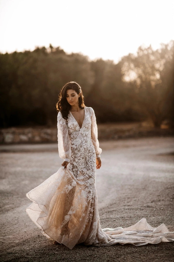 Luxury Wedding Dresses Long Sleeve Open Back Boho Bridal Gowns ZW685