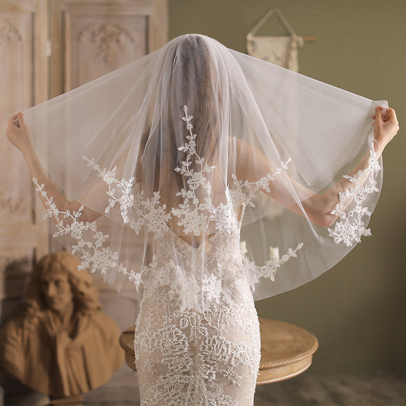 V821 Double Branch Lace Flower Bridal Veil