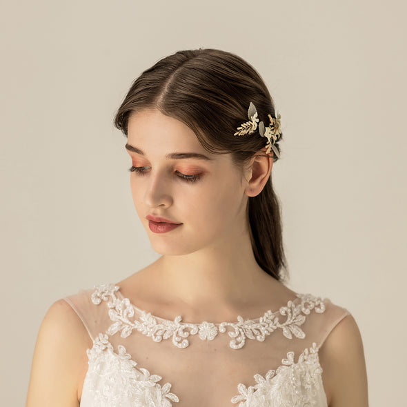 O558 New Milky White Flower Hair Fork Set Bridal Accessories