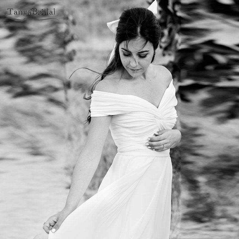 poshmark wedding dresses POV: all you did was shop on and you won your dream dress. We're giving away $4,500 toward the dress of your dreams. Shop on Poshmark between 5/20 and Vintage 90s CHRISTOS Ivory White