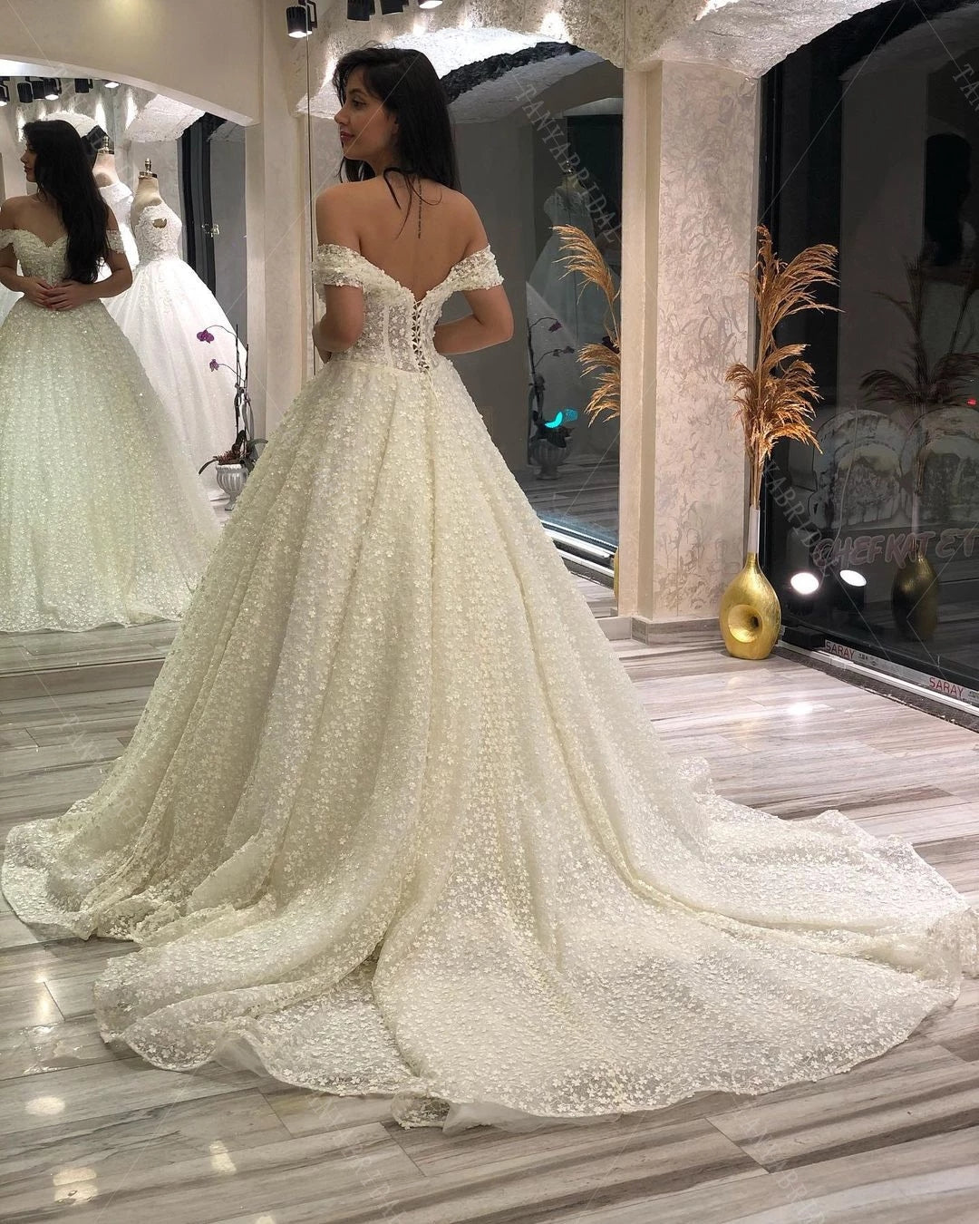 Romantic Flowers Lace Vintage Sweep Train Vestido De Noivas Wedding Dr – TANYA BRIDAL Romantic Flowers Lace Vintage Sweep Train Vestido De Noivas Wedding Dr – TANYA BRIDAL