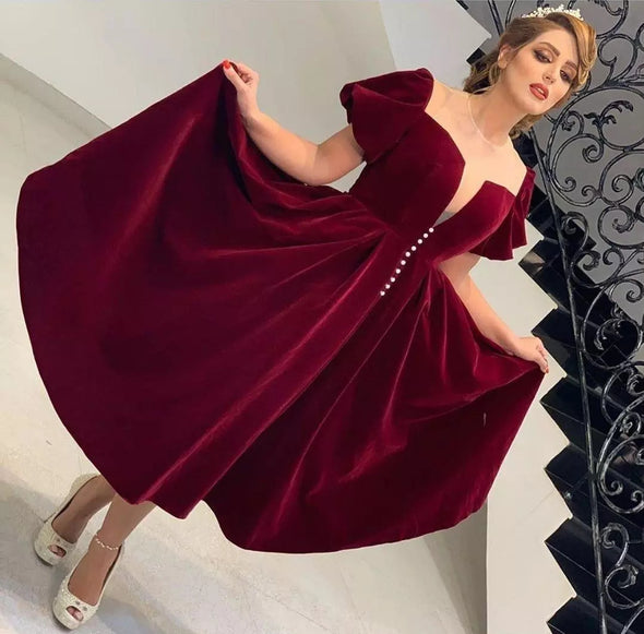 Burgundy Tea-Length Velvet Prom Dress Short Sleeves