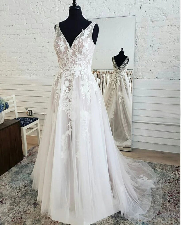 Sexy Deep V-neck Elegant Lace Wedding Dress Backless Vestido de Novia Sweep Train Country A-line Bridal Gown 2020 Beach