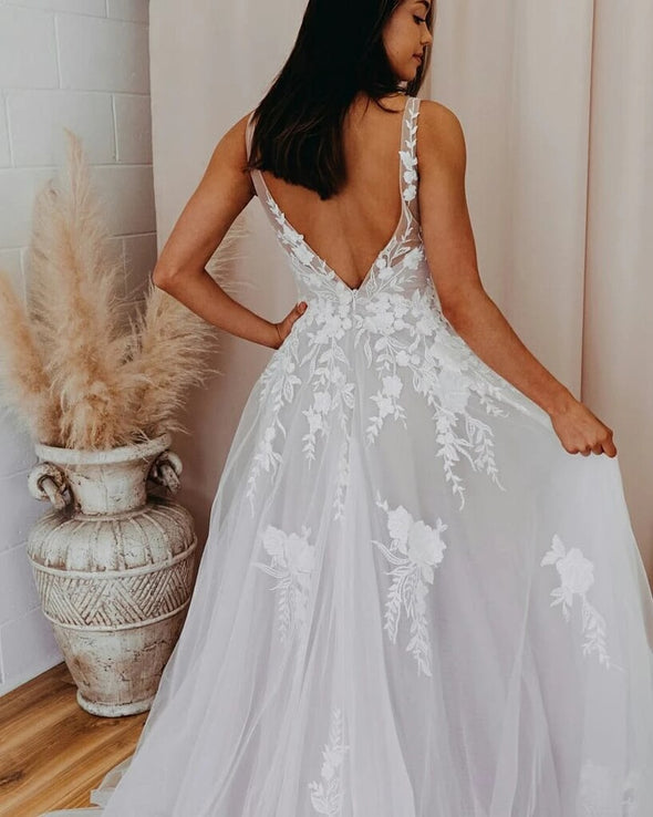 Sexy Deep V-neck Elegant Lace Wedding Dress Backless Vestido de Novia Sweep Train Country A-line Bridal Gown 2020 Beach