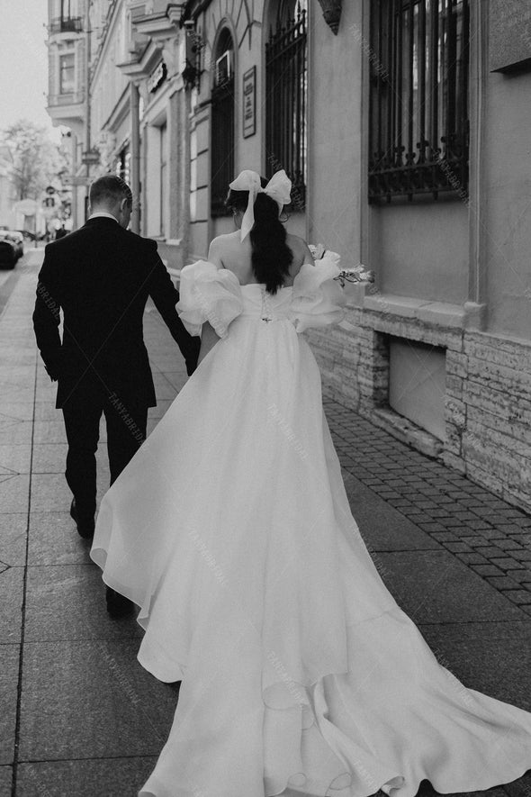 Short Lantern Sleeve Wedding Dresses Chaming Princess Bridal Gowns DW547