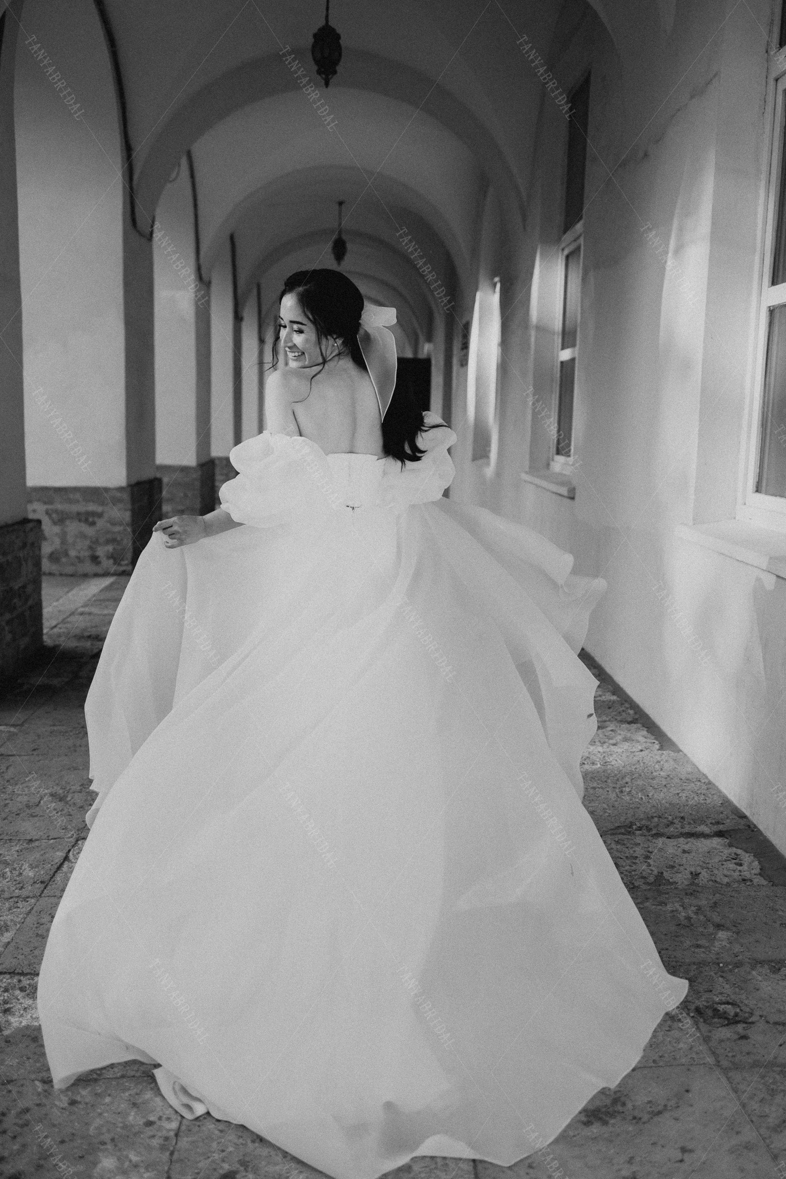 Short Lantern Sleeve Wedding Dresses Chaming Princess Bridal Gowns DW5 ...