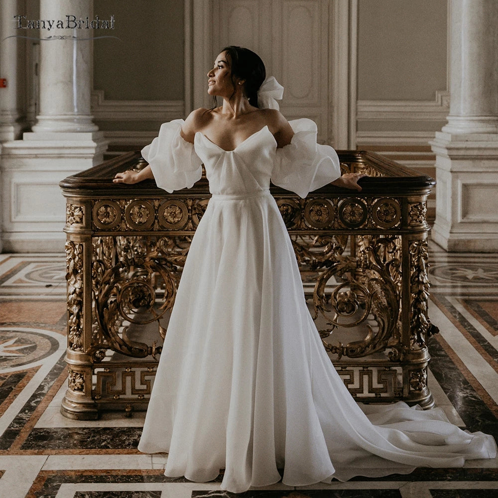 Short Lantern Sleeve Wedding Dresses Chaming Princess Bridal Gowns DW547 -