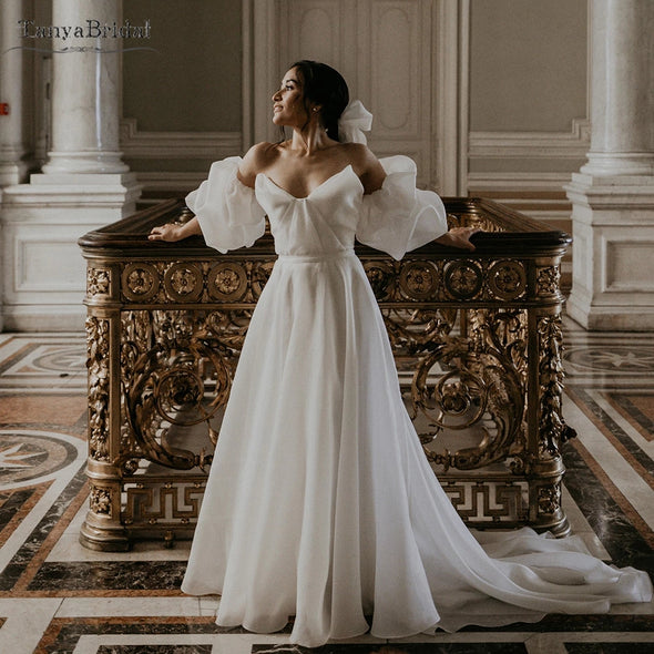 Short Lantern Sleeve Wedding Dresses Chaming Princess Bridal Gowns DW547
