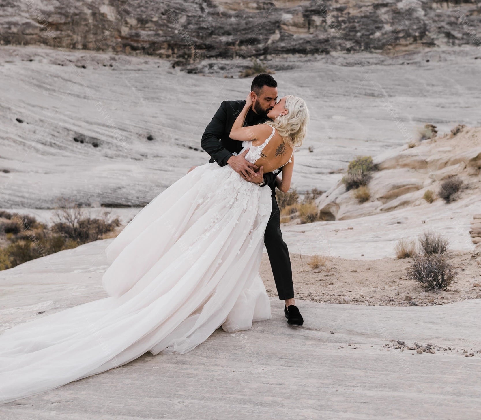 square neck boho wedding dress A-Line Beach Boho Lace Tulle Wedding Dress Square Neck Illusion Long Sleeve Modern Gown with Open Back