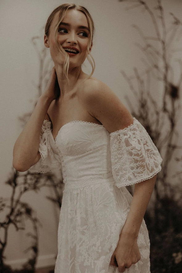 A Line Wedding Dresses Leaf Lace With Detachable Sleeves Vestido De Noivas ZW815