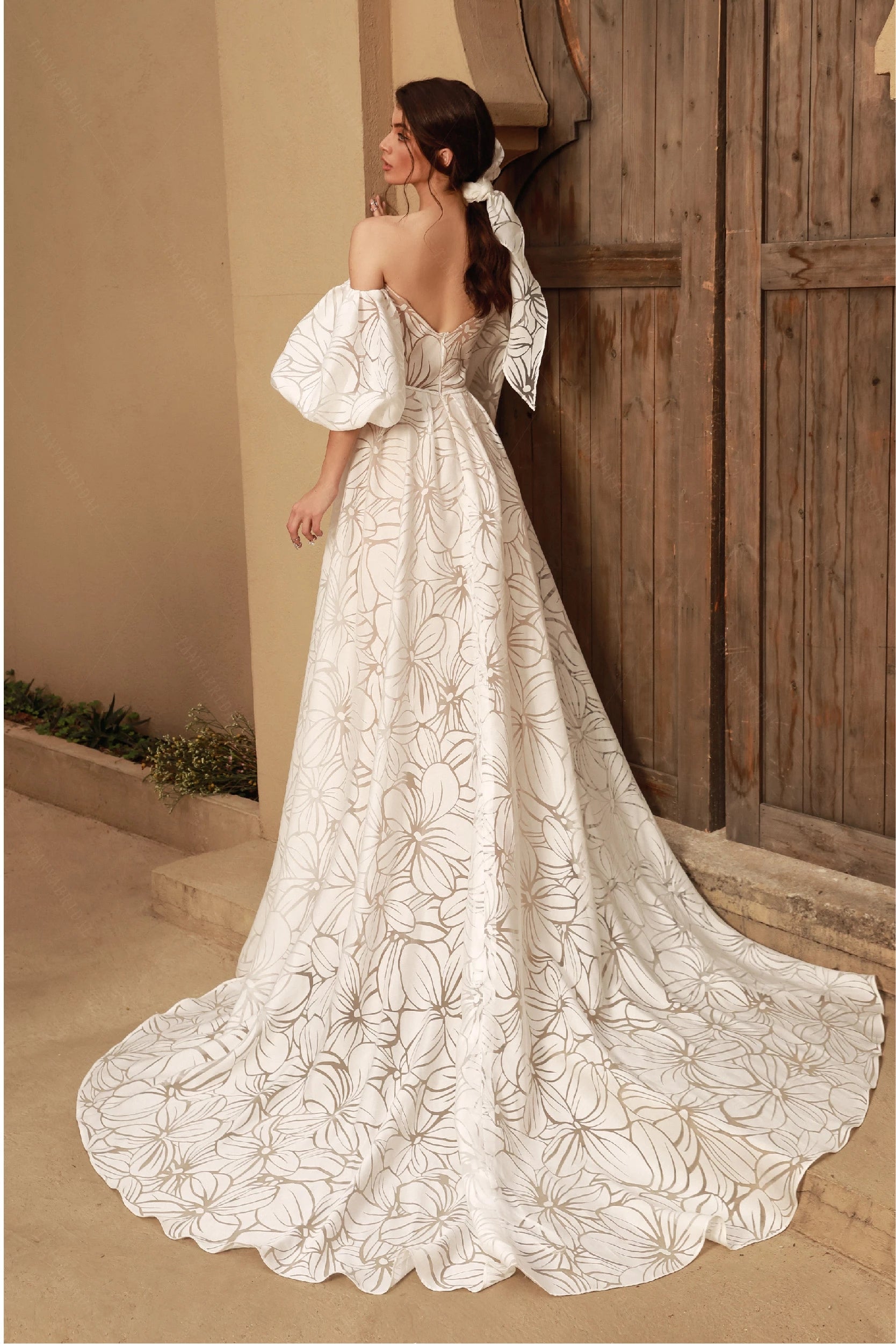 Off shoulder puff clearance sleeve wedding dress