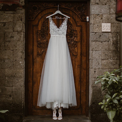 V-Neck Backless Wedding Dresses A Line Tulle Skirt Floor Length Bridal Gowns Ivory Wedding Noivas DW362