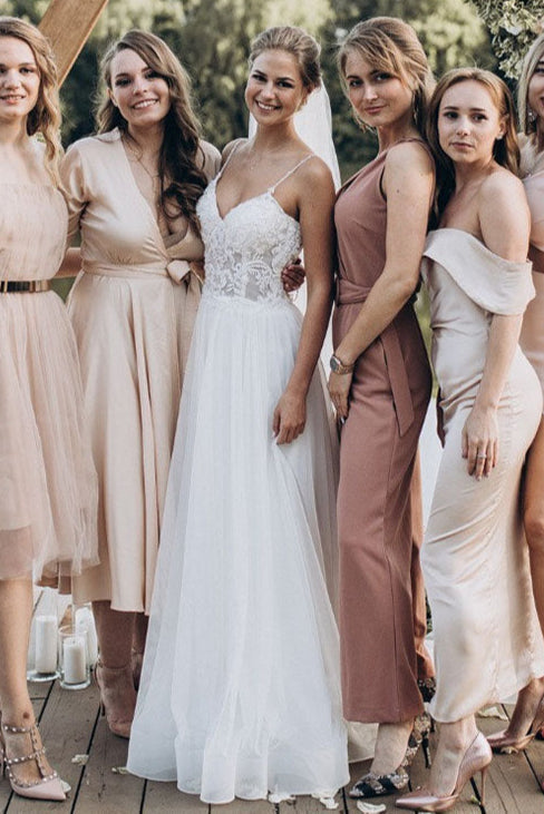 V-Neck Bohemian Beach Wedding Dresses Spaghetti Crystal Beaded Bridal Gowns