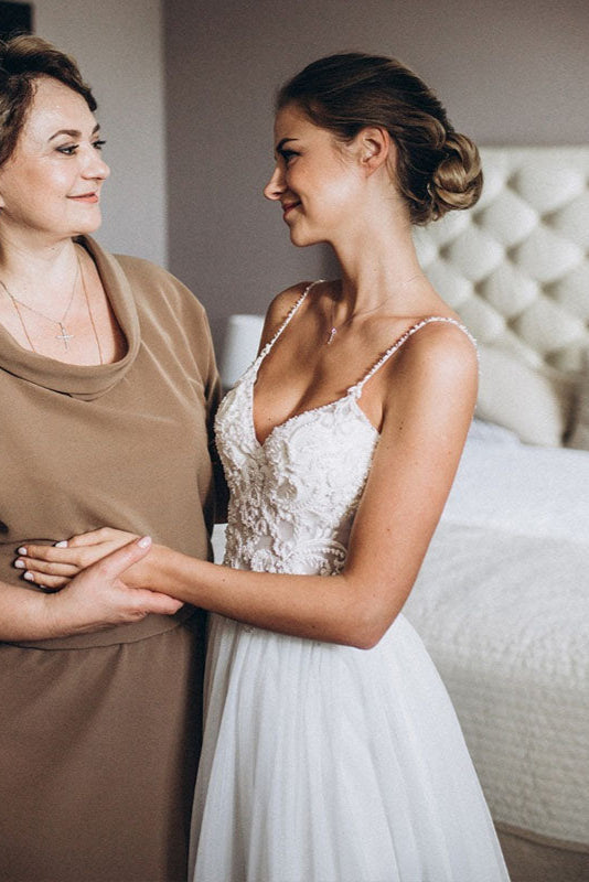 V-Neck Bohemian Beach Wedding Dresses Spaghetti Crystal Beaded Bridal Gowns