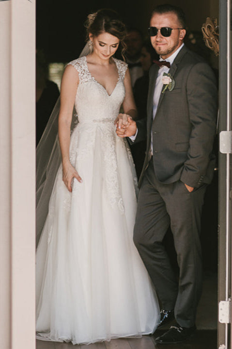 V-Neck Lace Wedding Dresses Sheer Back A Line Bridal Dresses DW217