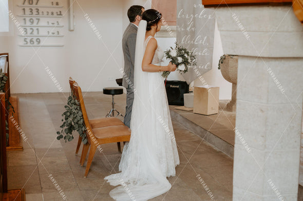 V-Neck Lace Wedding Dress A Line Bridal Gowns With Gold Belt Vestido de noivas DW387