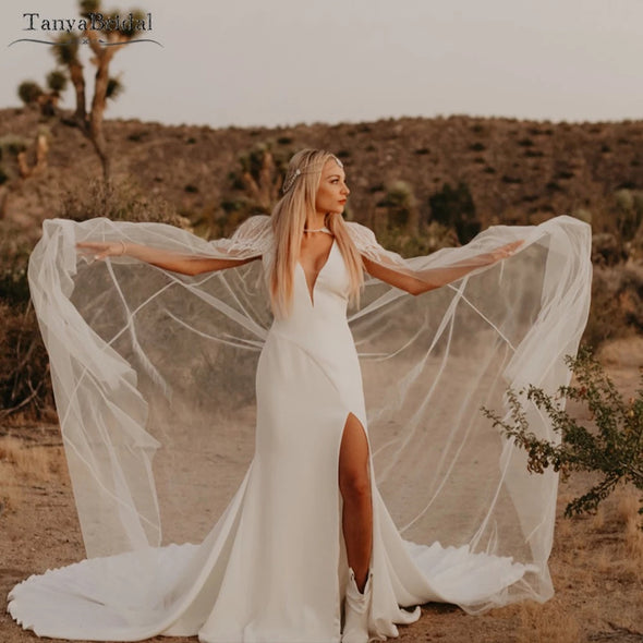 Side Split Mermaid Bridal Gowns With Elegant Tulle Cape