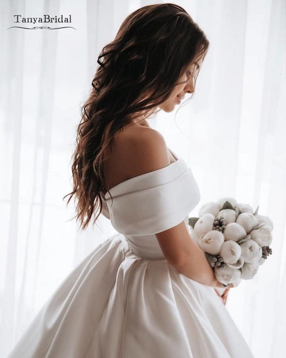 TANYA V Neck Wedding Dresses satin Material Lace Appliques Long Train Wedding Gowns Plus Size vestido de noiva DQG887