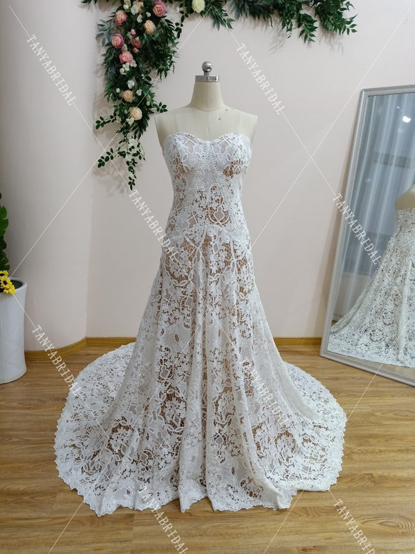 Deep Nude Lining Wedding Dresses With Detachable Flare Long Sleeves