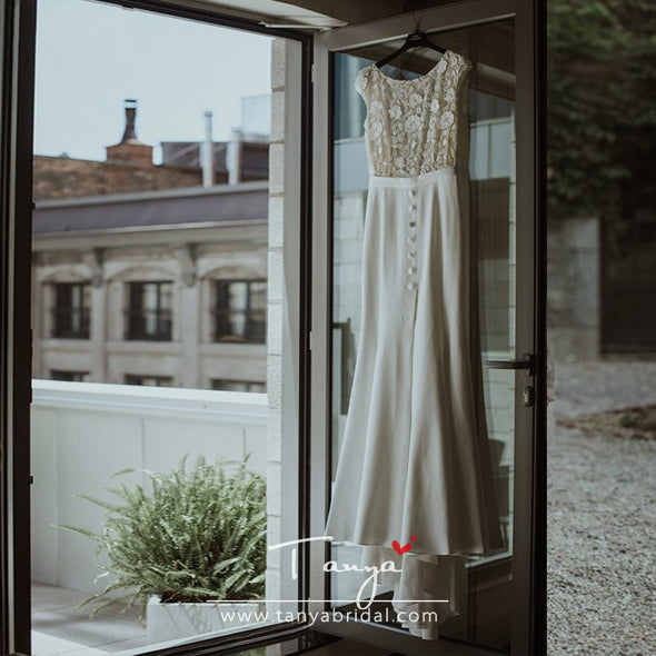 Warm Sincere Lace wedding Dresses O-Neck Soft satin split Button Vestido De Noiva Elegance Abiti da sposa ZW165