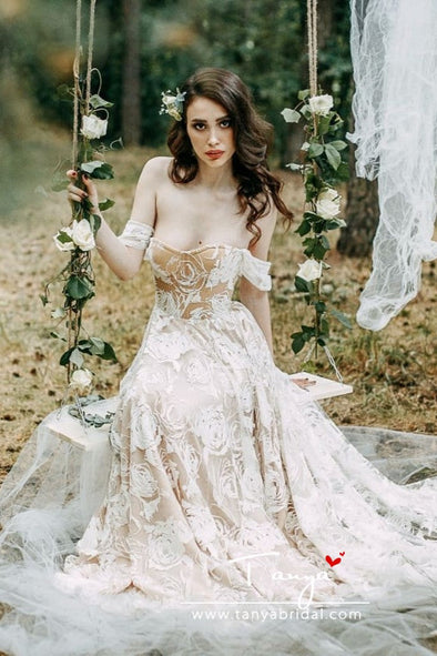 A Line Skin Lining Lace Wedding Dresses With Train