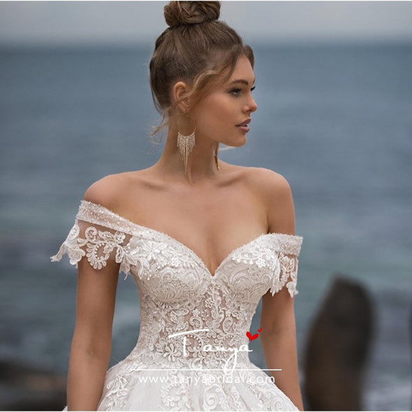 Off The Shoulder Luxury V Neck Ball Gown Wedding Dress