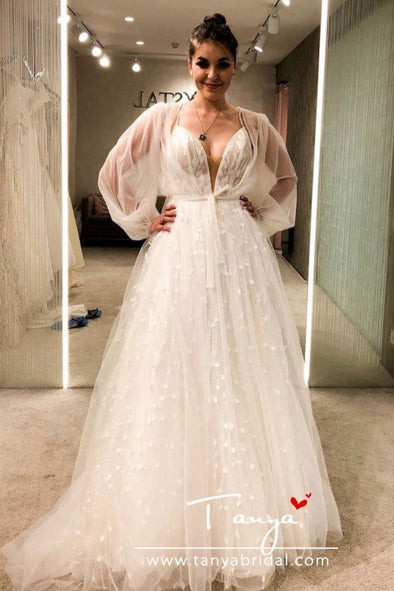 V Neck Lace Long A Line Lace Wedding Dresses Backless Bridal Gown